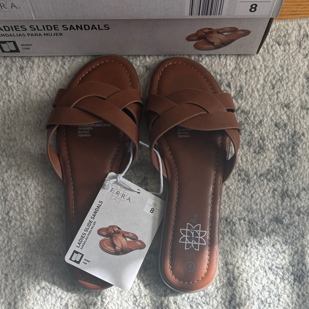 *NWT and box* Serra Women's Slide Sandals - Brown